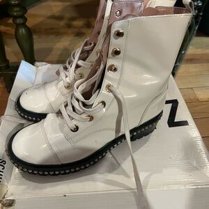 Schutz White Boots Women Size 7B